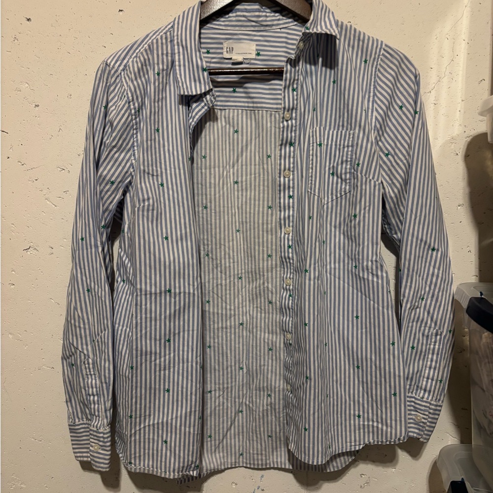GAP women’s White and Blue Striped Shirt with Green star Accents